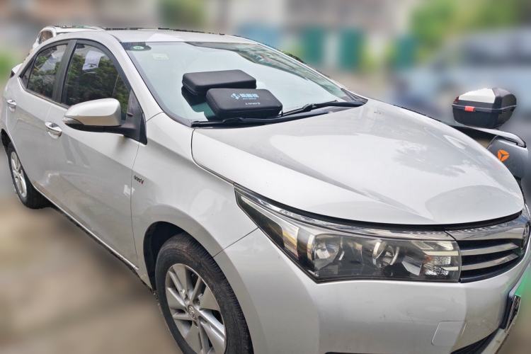 Used Toyota Corolla 2014 1.6L CVT GL Front Right 45 Deg