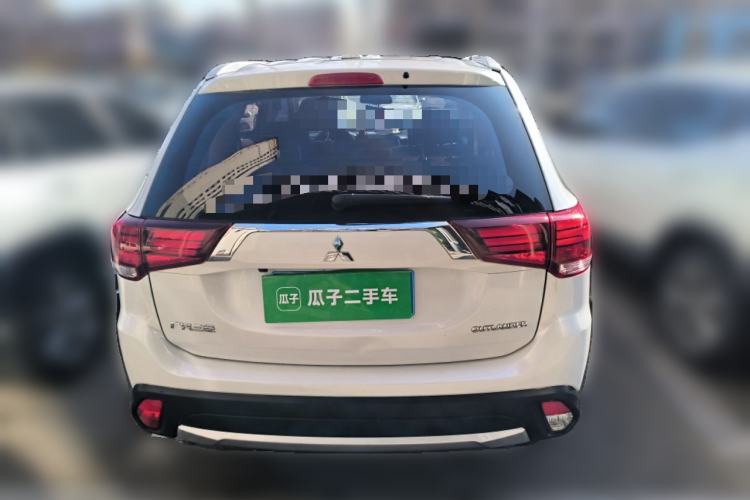 Used Mitsubishi Outlander 2018 2.0L Two-Wheel Drive Glory Edition 5 Seats
