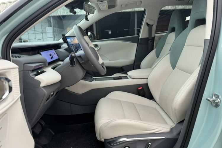 Used Lynk & Co 06 EM-P 2023 EM-P 126 Long-Range Halo Left Front Seat