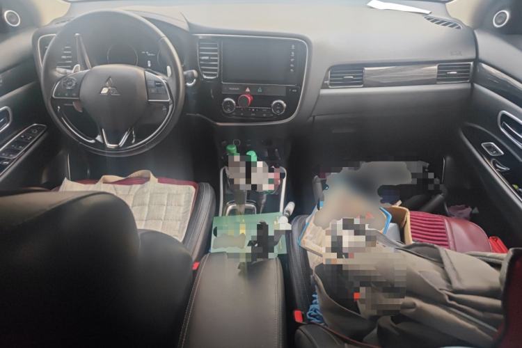 Used Mitsubishi Outlander 2019 2.4L 4x4 Zhi Xiang Edition 5 Seats China VI Standard
