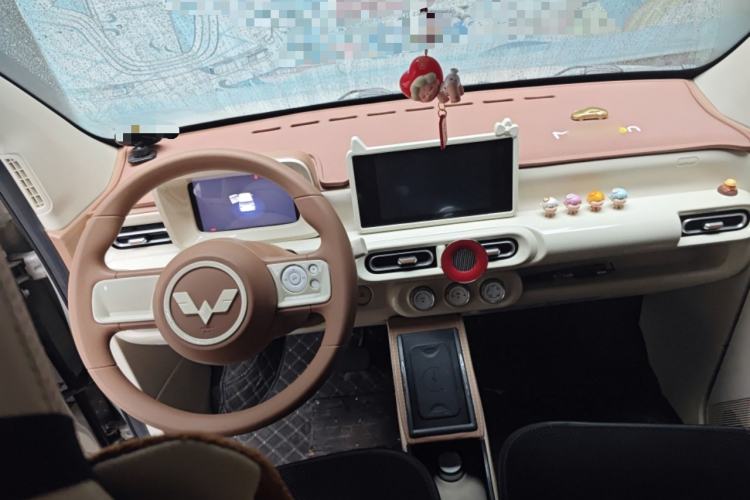 Used Wuling Hongguang MINIEV 2024 3rd Generation 215km Advanced Version
