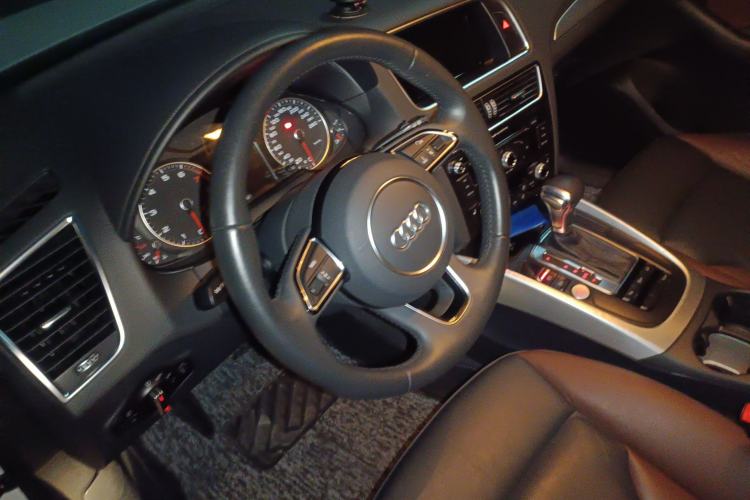 Used Audi Q5 2018 Collector's Edition 40 TFSI Technology Model
