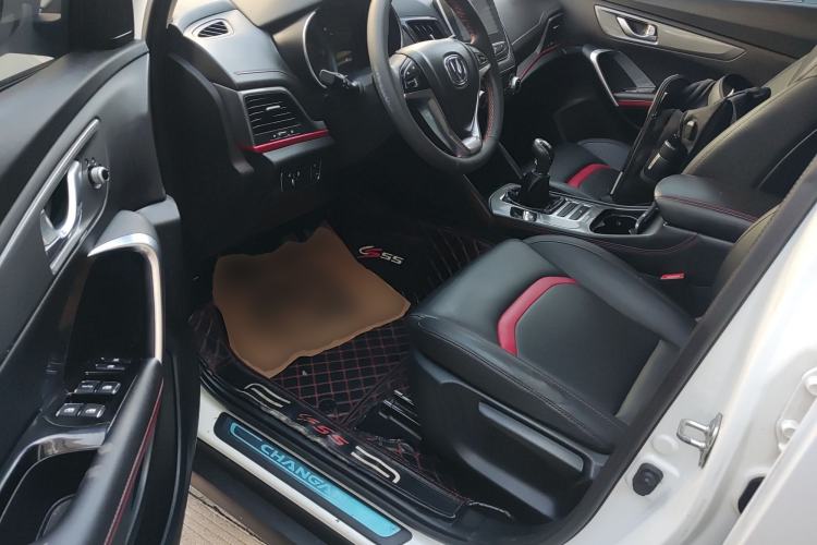 Used CHANGAN CS55 2017 1.5T Manual Colorful Edition Interior 3