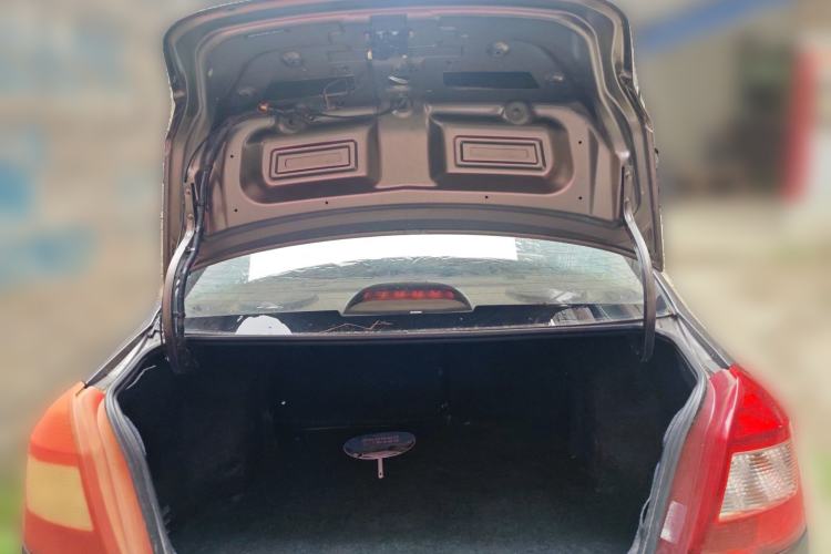 Used Geely Auto Diamond 2015 Sedan 1.5L Manual SuperDeluxe Model Trunk