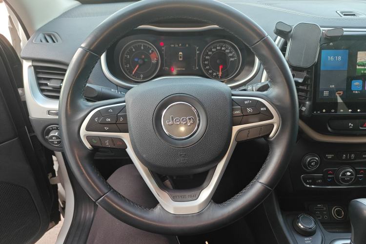 Used Jeep Cherokee 2016 2.4L Professional Edition