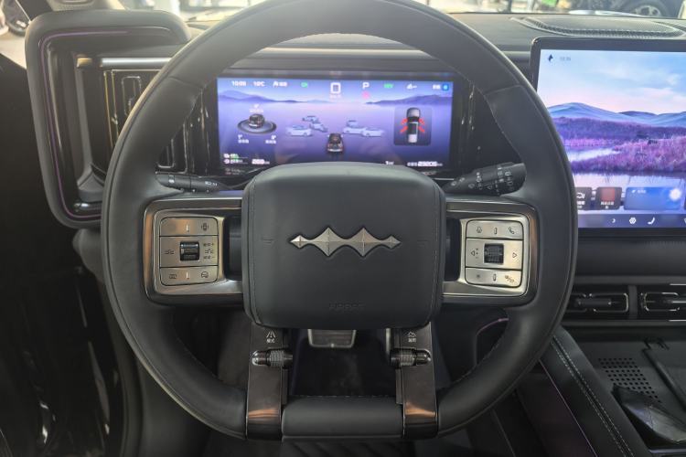 Used Formula Leopard 5 2023 Navigator Edition
