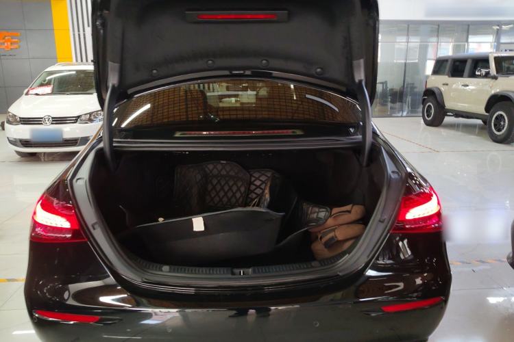 Used Mercedes-Benz E-Class 2023 E 260 L
