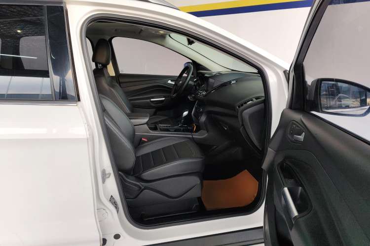 Used Ford Kuga 2018 Facelifted EcoBoost 180 Two-Wheel-Drive Platinum Wing Edition