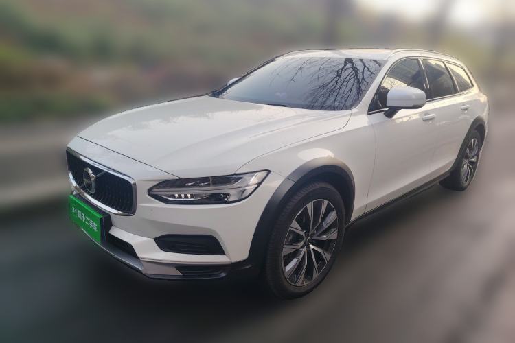 Used Volvo V90 2022 Cross Country B5 AWD Smart Range Edition