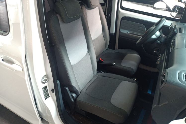 Used Wuling Zhiguang New Energy 2025 Model 305km Ambitious Edition