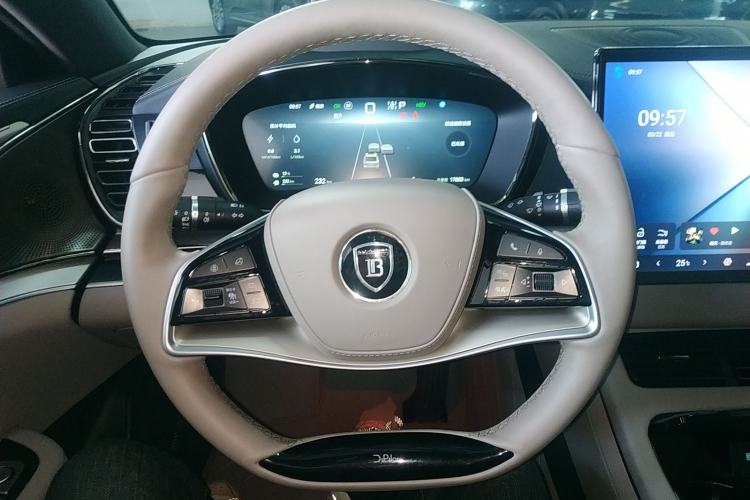 Used BYD Han 2025 DM-i 125KM Prestige Model
