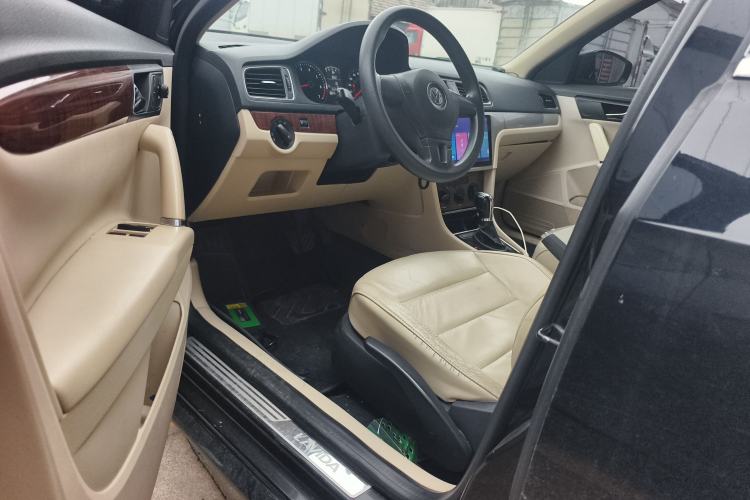 Used Volkswagen Lavida 2013 1.6L Automatic Comfort Edition
