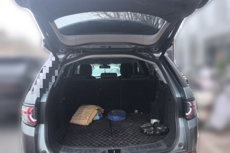 Used Land Rover Discovery Sport 2018 240 PS HSE Version Trunk