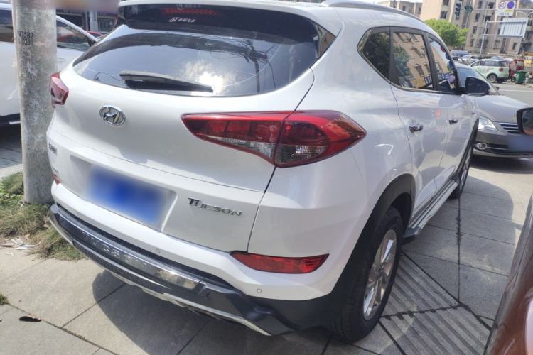 Used Hyundai Tucson 2015 1.6T Dual-Clutch Two-Wheel-Drive Smart Model Rear Right 45 Deg