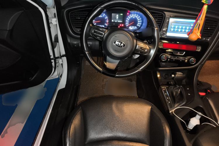 Used Kia K5 2014 2.0L Automatic LUXURY Steering Wheel