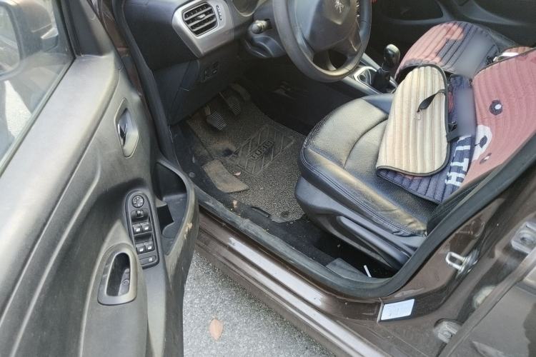 Used Peugeot 301 2014 1.6L Manual Comfort Edition