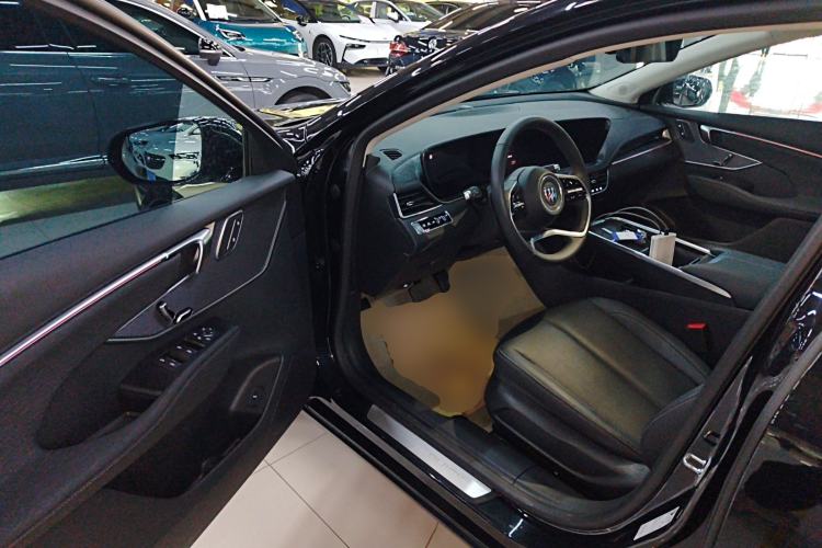 Used Buick LaCrosse 2025 28T Platinum Edition