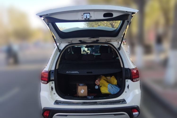 Used Mitsubishi Outlander 2019 2.0L Two-Wheel Drive Comfort Edition 5 Seats China VI Standard Trunk