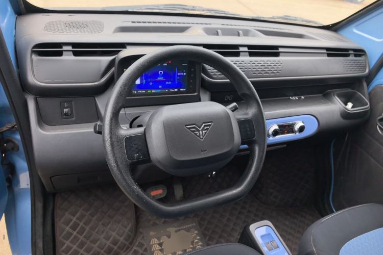 Used REACH MINI Truck 2023 140km Long Wheelbase Van Ambition Version