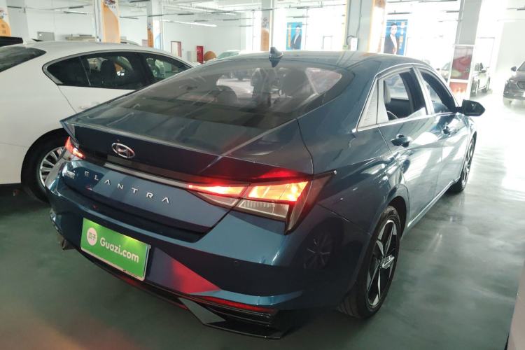 Used Hyundai Elantra 2021 1.5L CVT GLX Elite Edition Rear Right 45 Deg