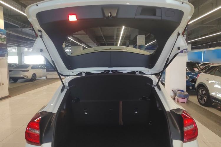 Used Mercedes-Benz GLA 2015 GLA 260 4MATIC Trunk