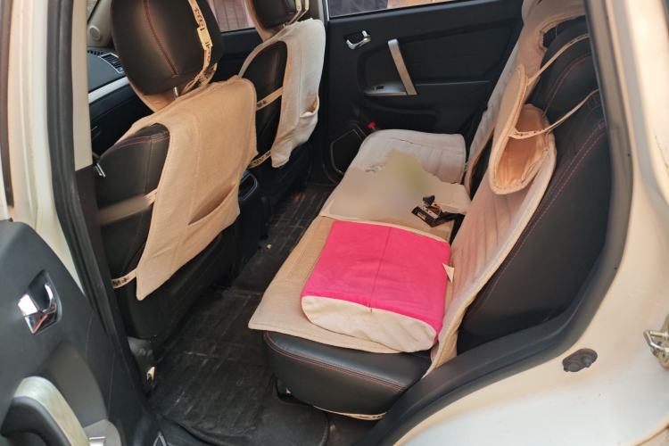 Used Geely Auto GX7 2015 Classic Edition 1.8L Manual Elite Model China V Standard Left Rear Seat