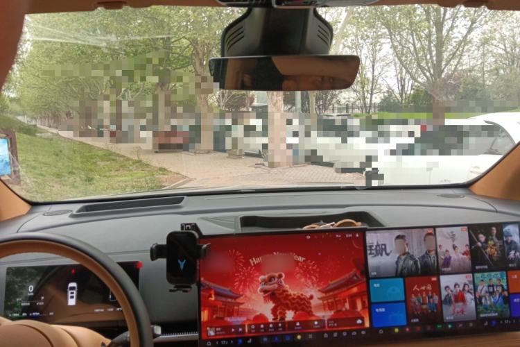 Used VOYAH Dream 2025 PHEV Four-Wheel Drive Prestige Kunpeng Edition