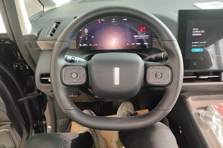 Used Wey Gaoshan 2025 Four-Wheel Drive Alpine 8 Steering Wheel