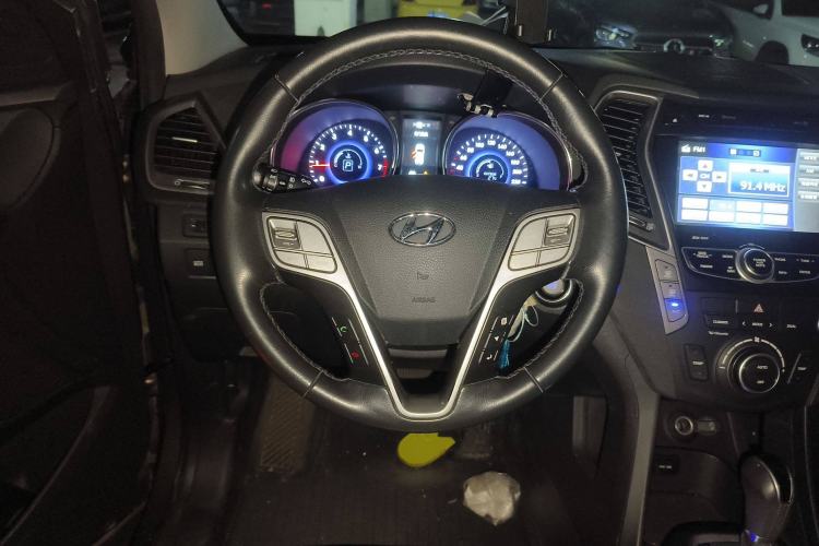 Used Hyundai Santa Fe 2015 2.0T Automatic 4x4 Top-Grade 7-Seater
