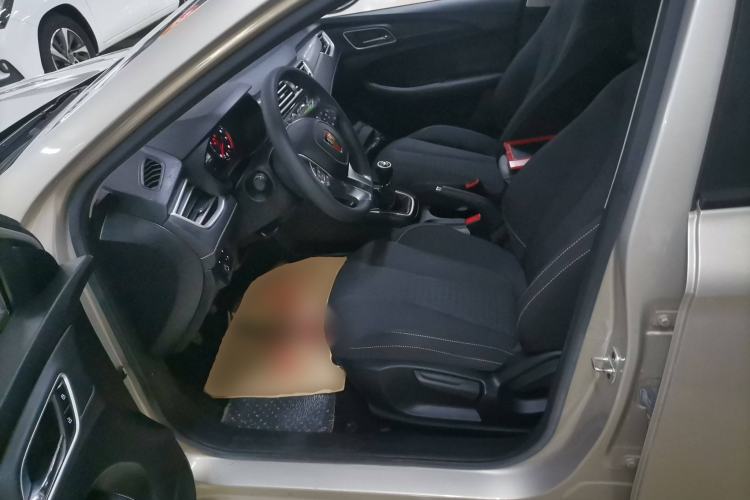 Used Roewe i5 2020 1.5L Manual 4G Connect Luxury Edition