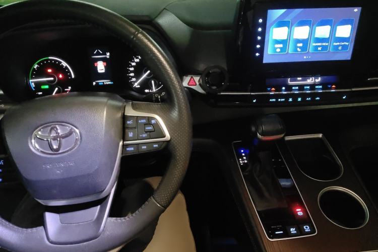 Used Toyota Sienna 2021 2.5L Hybrid Luxury Edition
