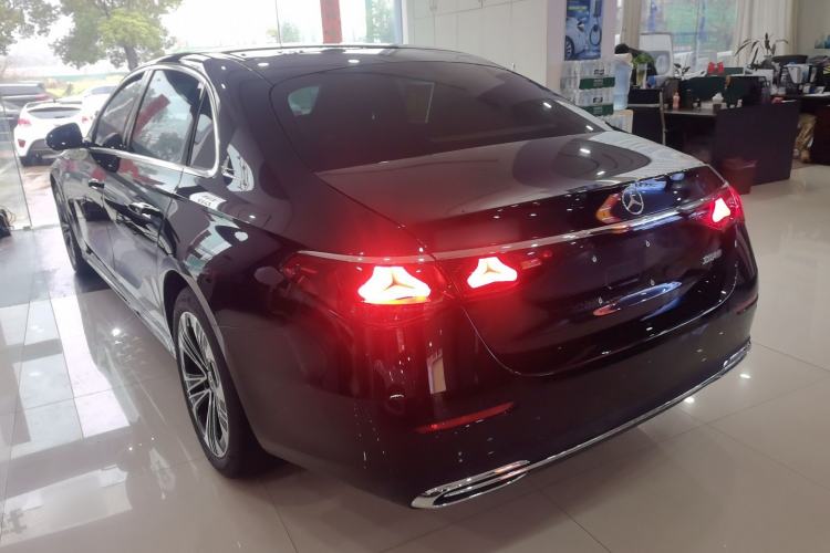 Used Mercedes-Benz E-Class 2025 Facelift E 300 L Luxury Edition