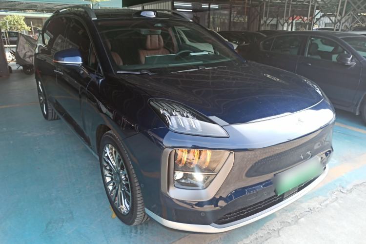 Used Hyptec HL 2025 700 Ultra Six-Seater All-Wheel-Drive LiDAR Version Front Right 45 Deg