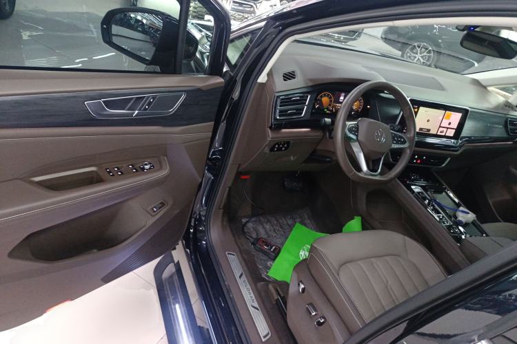 Used Volkswagen Viloran 2023 330TSI Luxury Edition Driver Seat