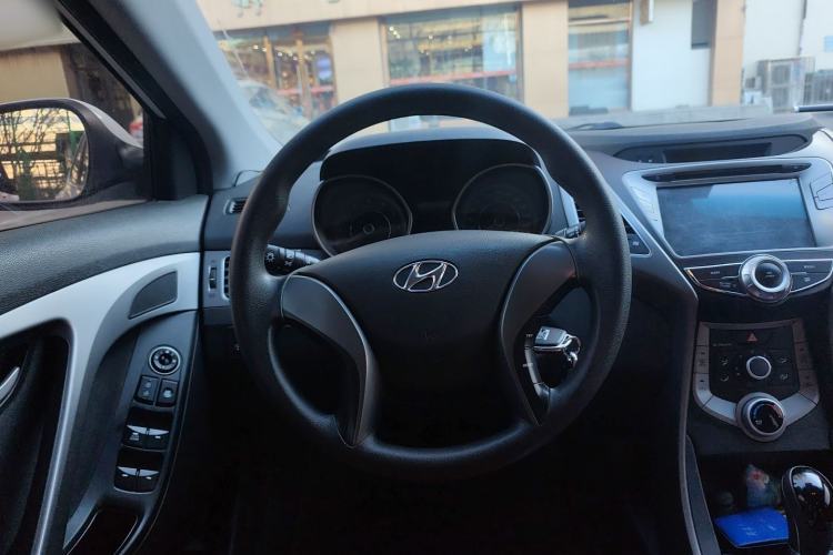 Used Hyundai Elantra (5th Generation / Langdong) 2016 1.6L Automatic Smart Version
