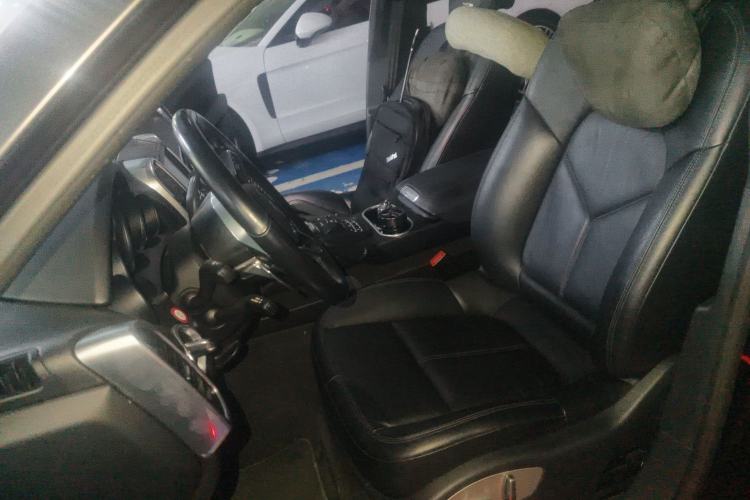 Used Porsche Cayenne 2016 Cayenne Platinum Edition 3.0T Left Front Seat