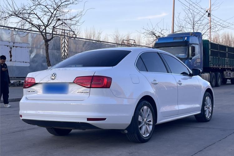 Used Volkswagen Sagitar 2015 1.6L Automatic Fashion Model
