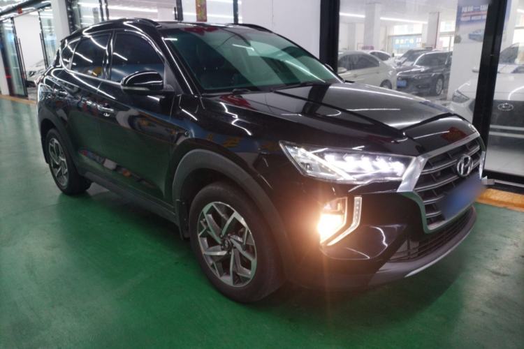 Used Hyundai Tucson 2019 280TGDi Dual-Clutch Two-Wheel Drive Fashion Edition China VI Standard
