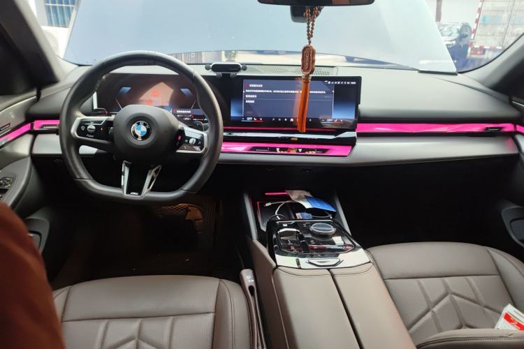 Used BMW 5 Series 2025 530Li Leading Model M Sport Package Center Console