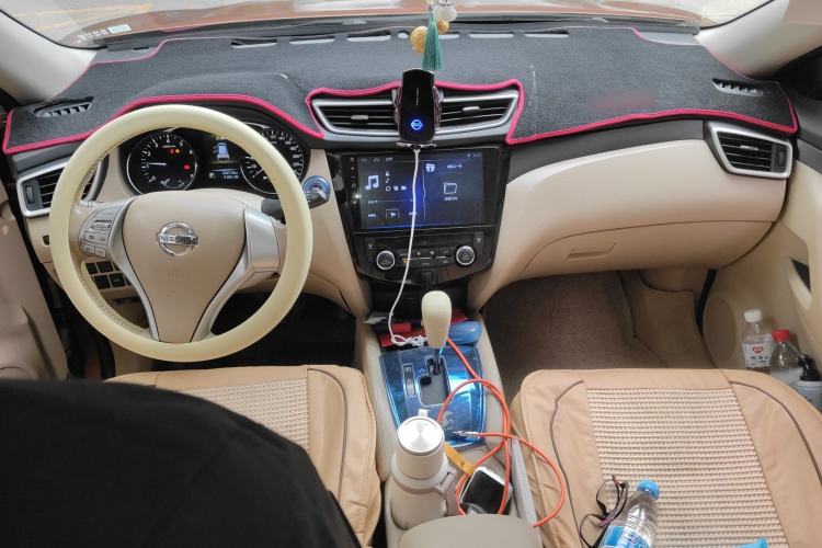 Used Nissan X-Trail 2014 2.0L CVT Comfort Edition 2WD Center Console