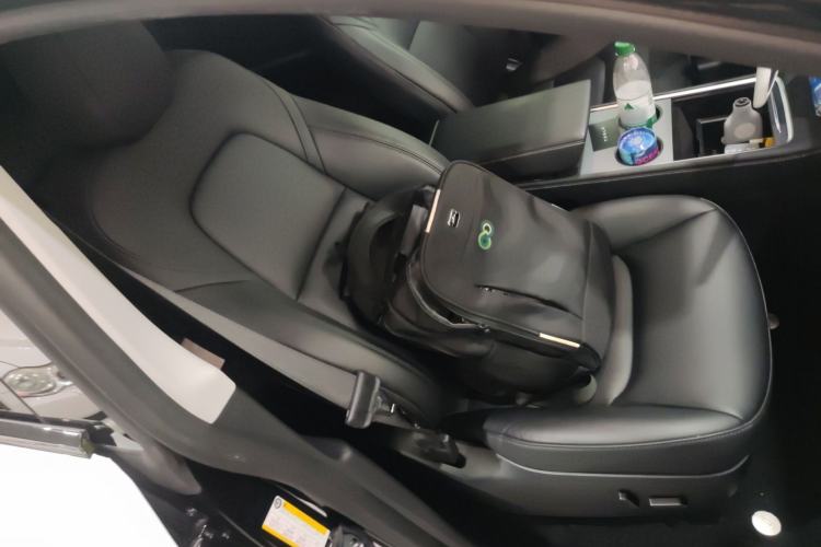 Used Tesla Model Y 2023 Rear-Wheel-Drive Version
