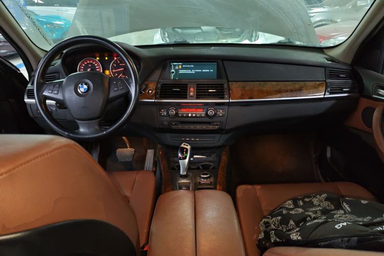 Used BMW X5 2013 xDrive35i Leading Model Center Console