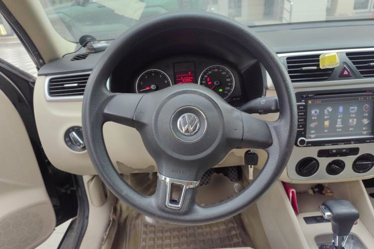 Used Volkswagen Bora 2011 1.6L Manual Fashion Edition
