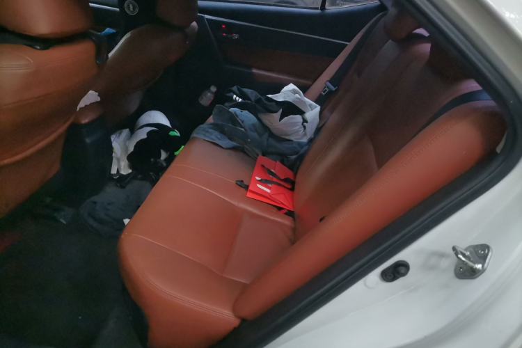 Used Toyota Levin 2017 Revised Dual-Engine 1.8H GS E-CVT Elite Sunroof Version China V Standard Left Rear Seat