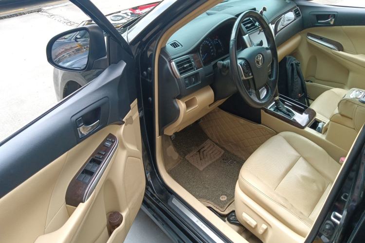 Used Toyota Camry 2016 2.0G 10th Anniversary Leading Edition
