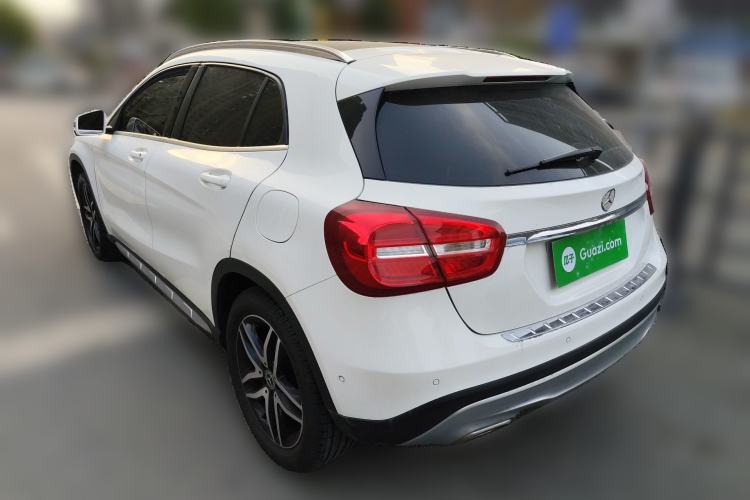 Used Mercedes-Benz GLA 2017 GLA 220 4MATIC Fashion Model
