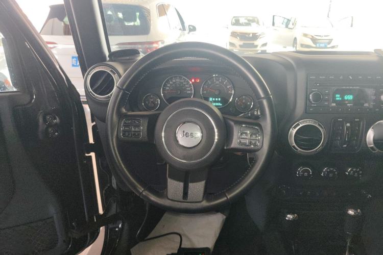 Used Jeep Wrangler 2017 3.0L Sahara Four-Door Comfort Edition
