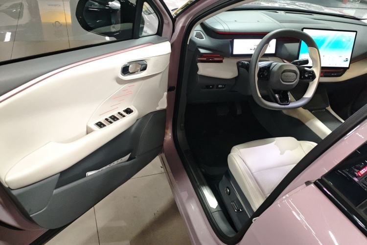 Used Lynk & Co 06 EM-P 2023 EM-P 126 Long-Range Halo Driver Seat