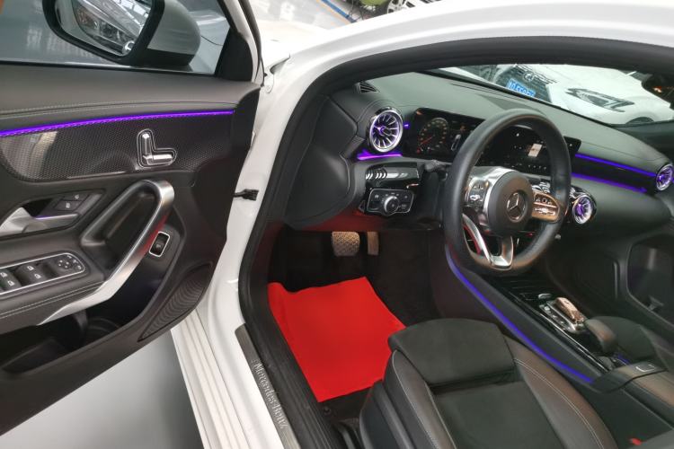 Used Mercedes-Benz A-Class 2022 Revised Version A 200 L Sport Sedan Fashionable Style
