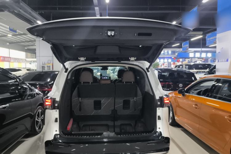 Used Toyota SIENNA 2023 2.5L Hybrid Comfort Edition Trunk